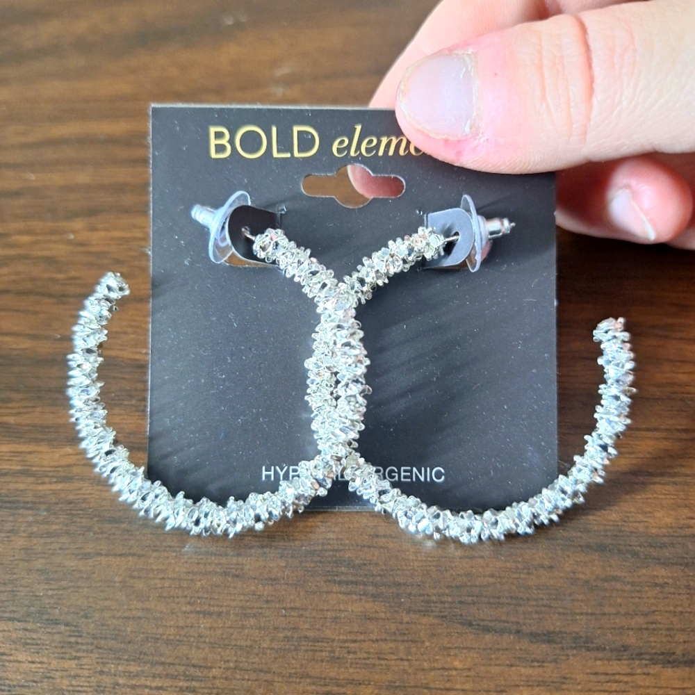Bold Elements textured hoop earrings